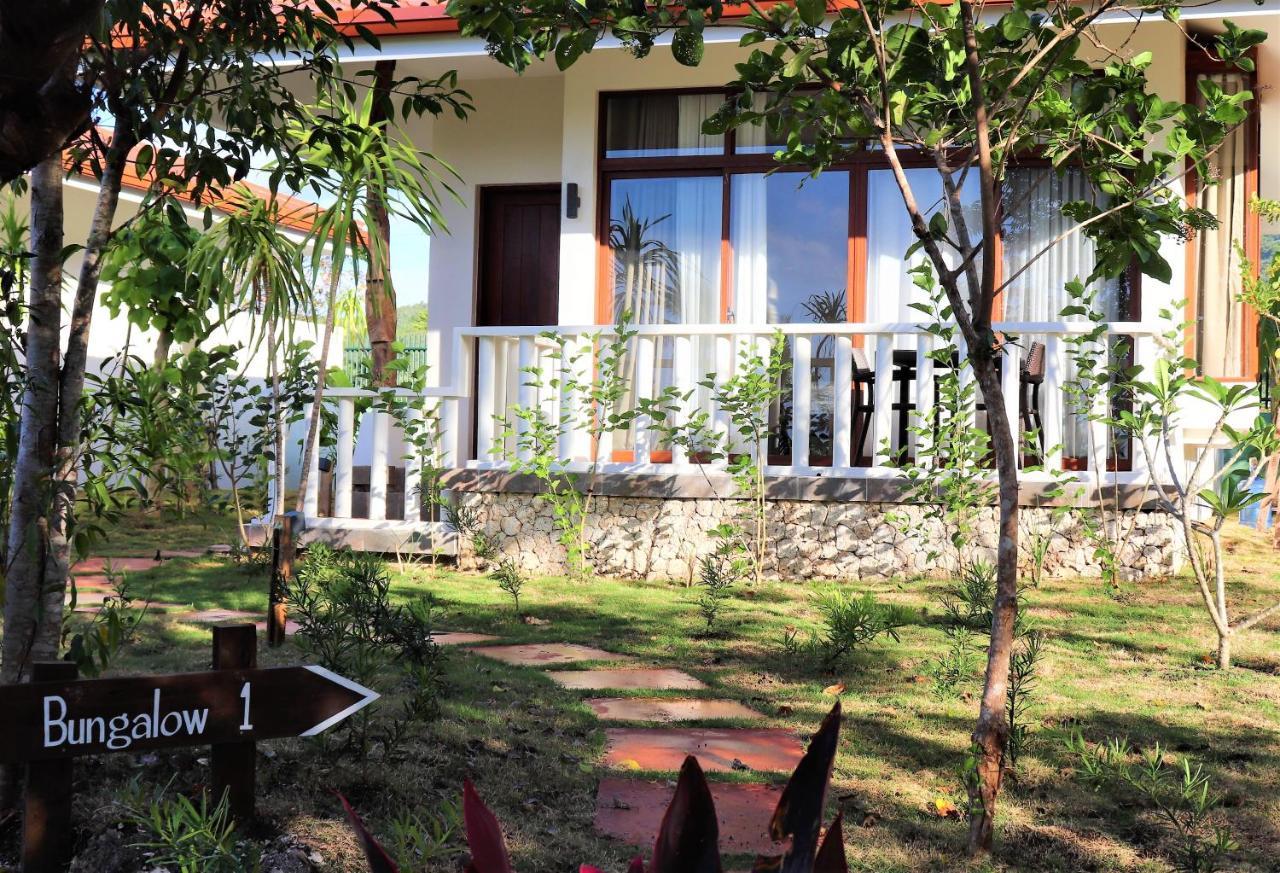 Island View Beachfront Resort อันดา ภายนอก รูปภาพ