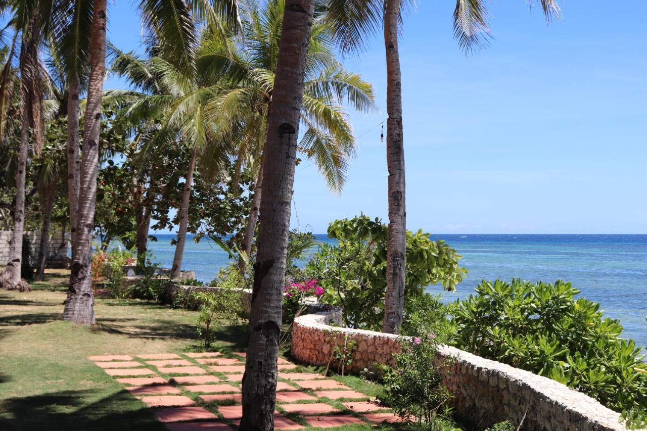 Island View Beachfront Resort อันดา ภายนอก รูปภาพ