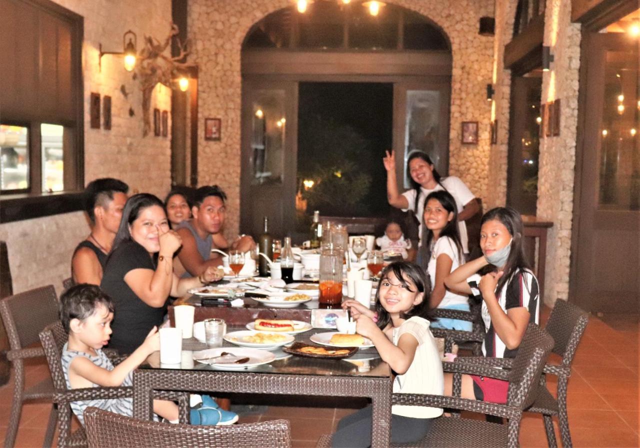 Island View Beachfront Resort อันดา ภายนอก รูปภาพ
